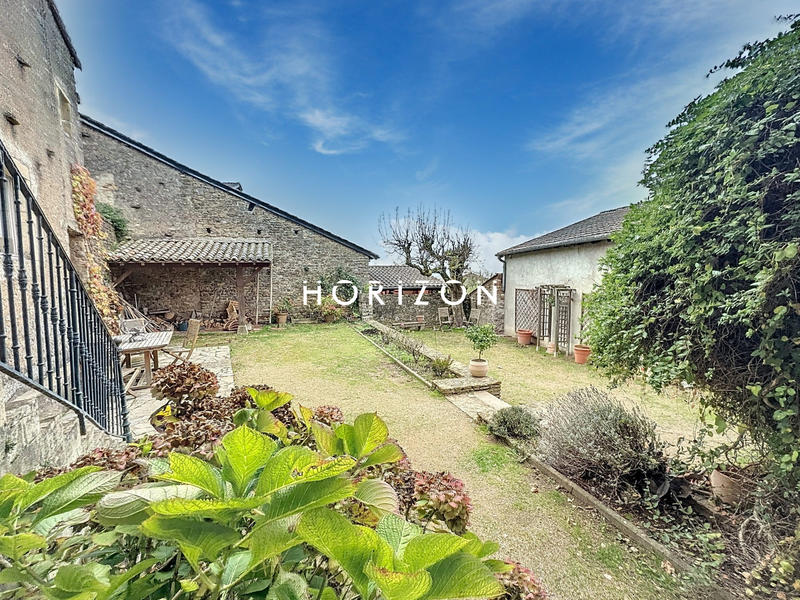 Maison ancienne - 170 m² - 6 pièces