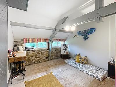 Maison - 220 m² - 6 pièces