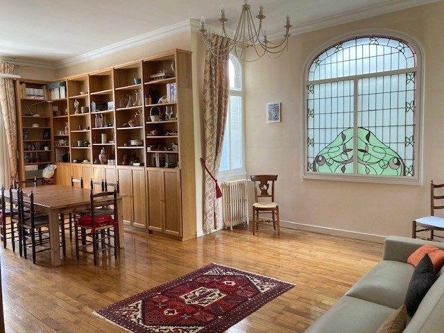 Maison - 232 m² - 4 pièces