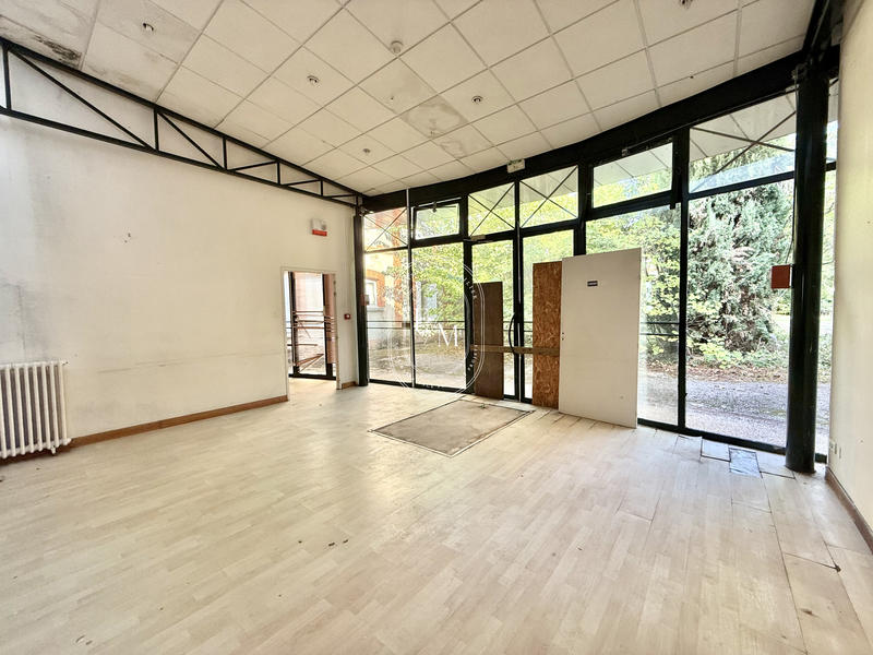 Maison - 296 m² - 10 pièces