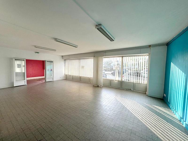 Local commercial - 202 m² - 8 pièces