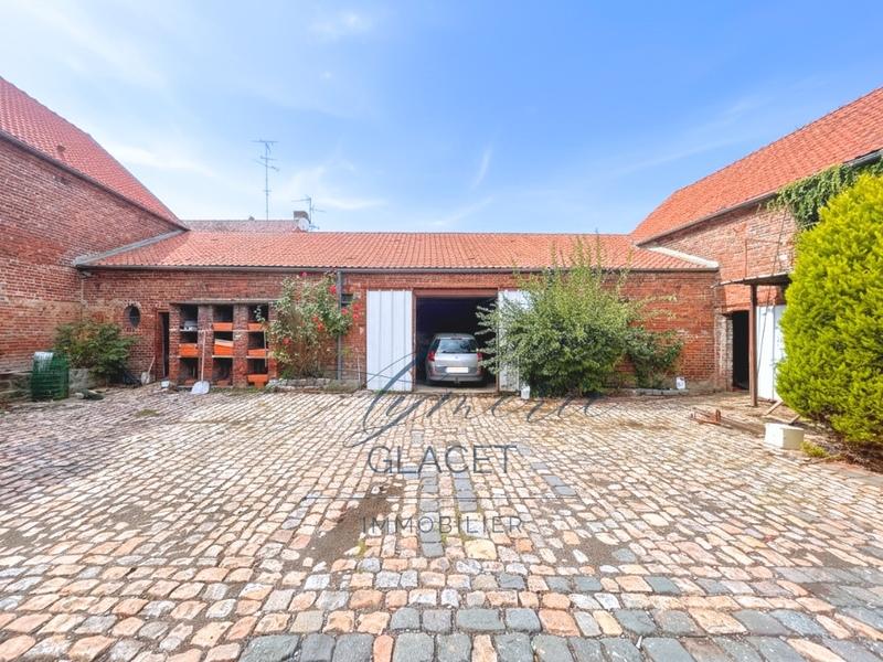 Maison - 234 m² - 7 pièces