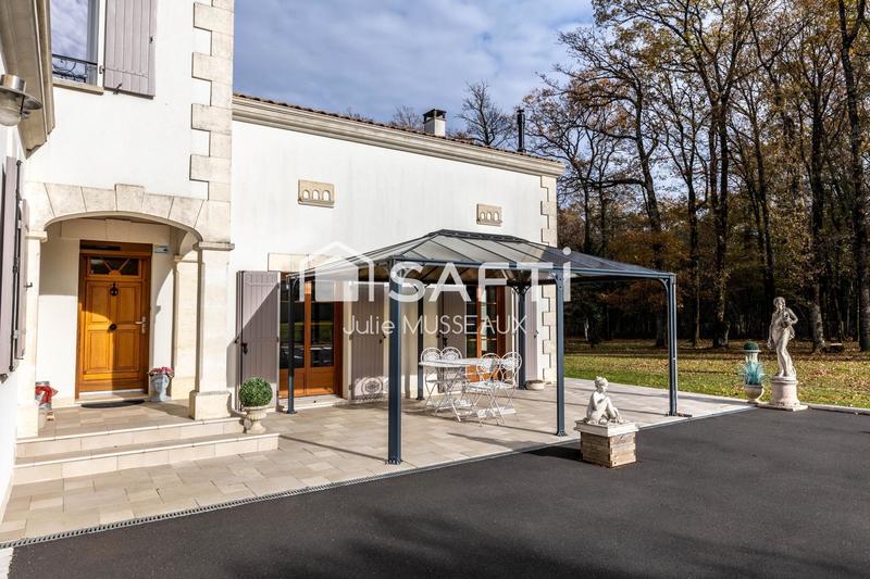 Villa - 232 m² - 8 pièces
