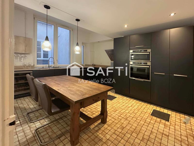 Appartement - 148 m² - 5 pièces