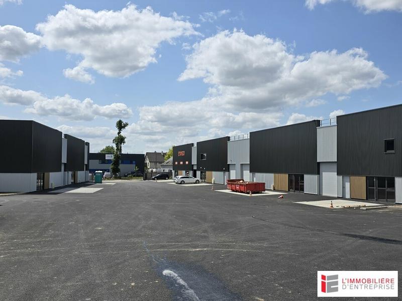 Local d'activité / Entrepôt - 300 m²