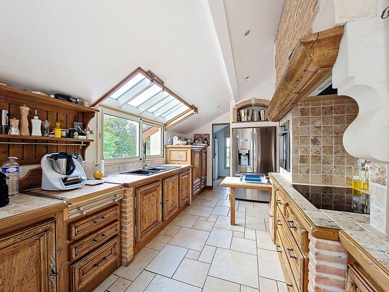 Maison - 400 m² - 11 pièces