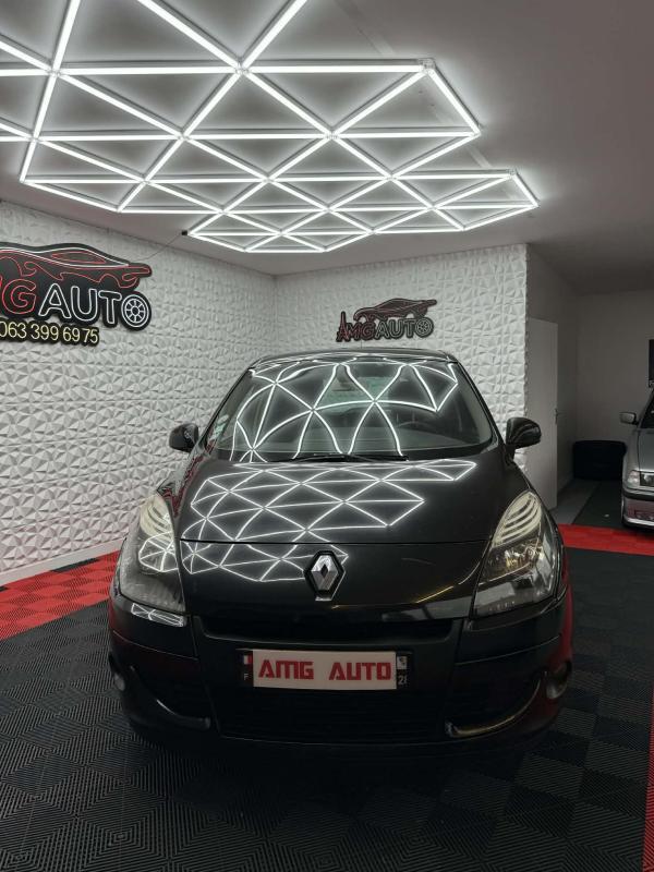 Renault Scénic III 1.9 DCi 131 Cv