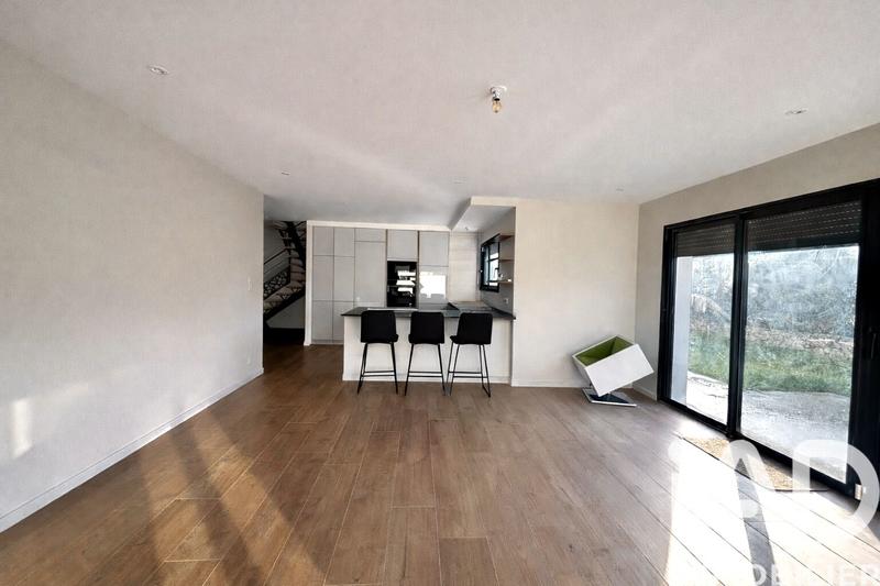 Maison - 140 m² - 5 pièces