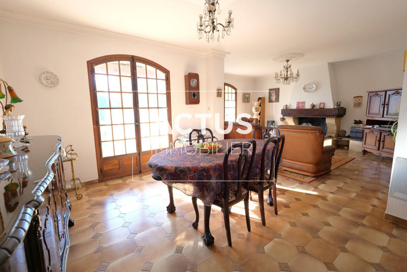 Maison - 140 m² - 6 pièces