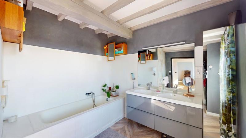 Maison - 249 m² - 6 pièces