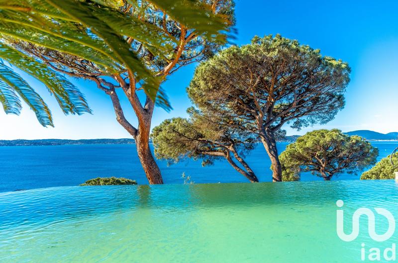 Maison - 230 m² - 7 pièces