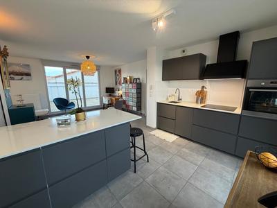 Appartement - 80 m² - 4 pièces