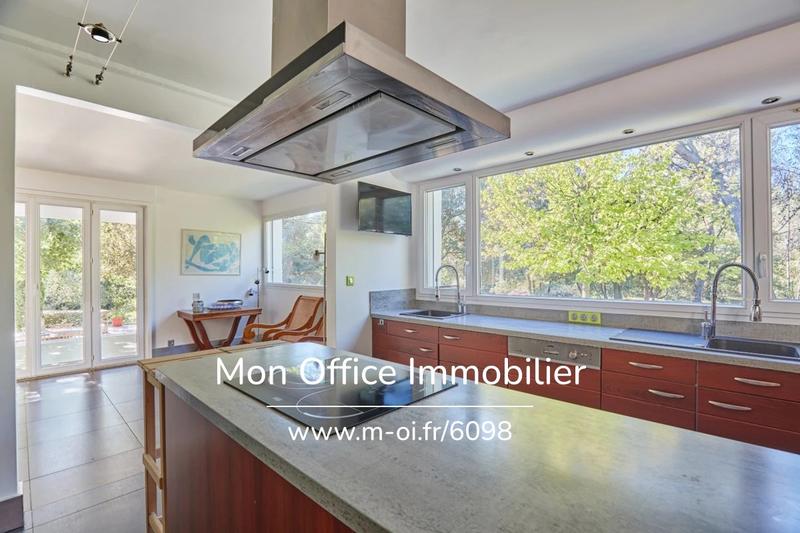 Villa - 240 m² - 6 pièces