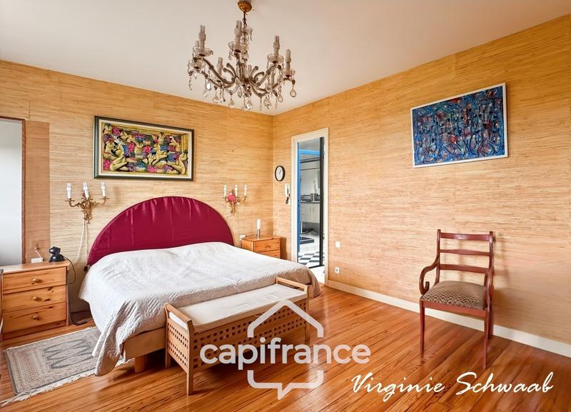 Maison bourgeoise - 282 m² - 9 pièces