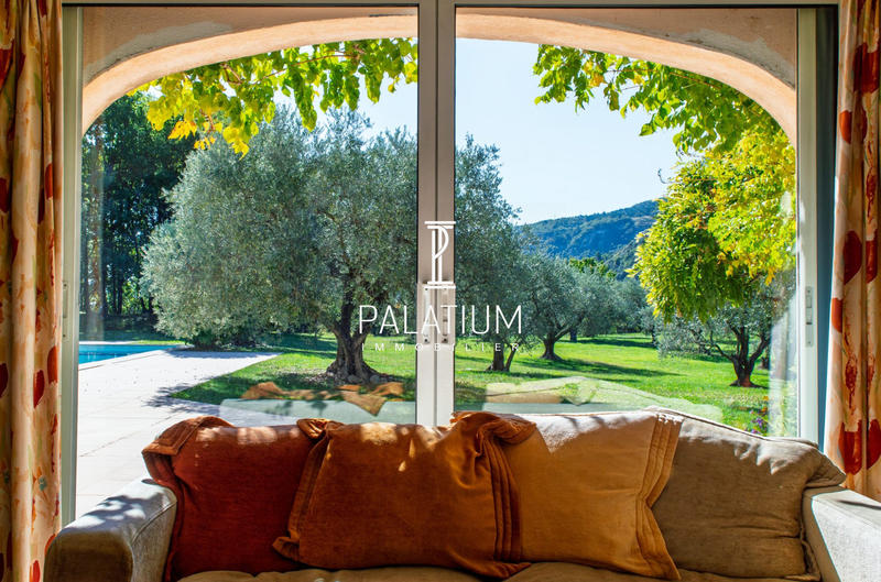 Mas - 311 m² - 12 pièces