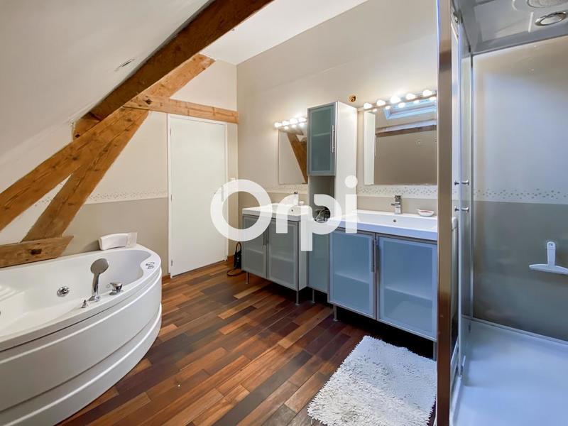 Maison - 204 m² - 6 pièces