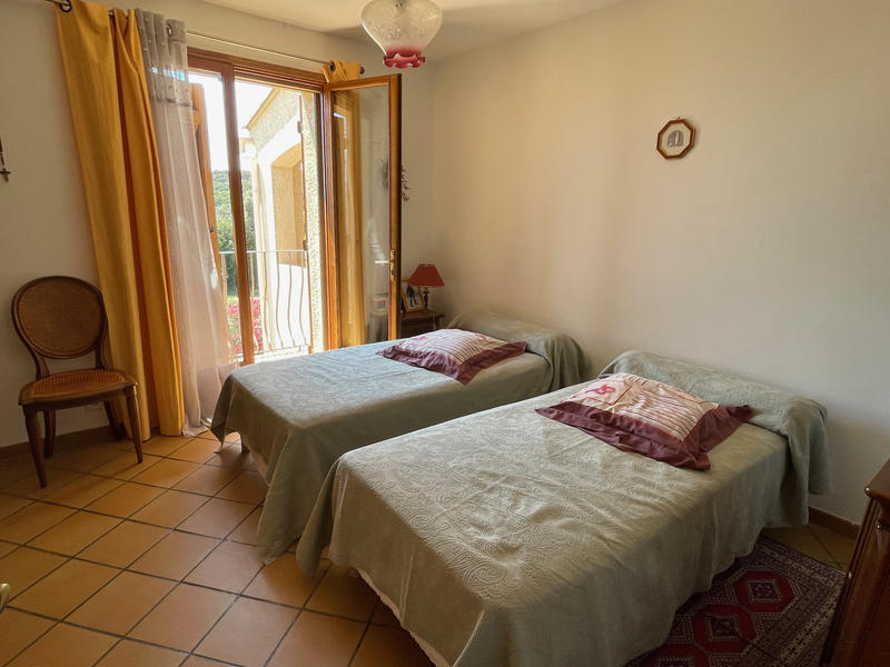 Maison - 240 m² - 11 pièces