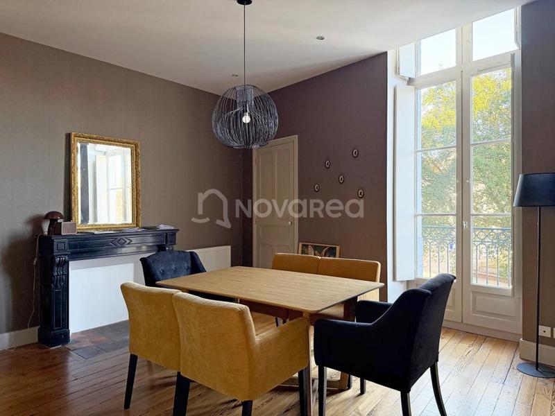 Immeuble - 239 m² - 8 pièces