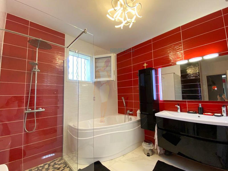 Villa - 185 m² - 6 pièces