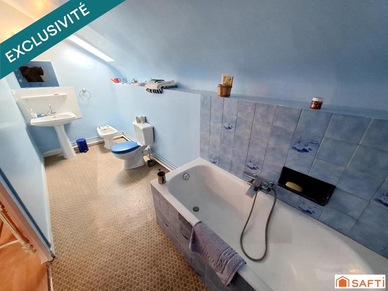 Maison - 240 m² - 10 pièces