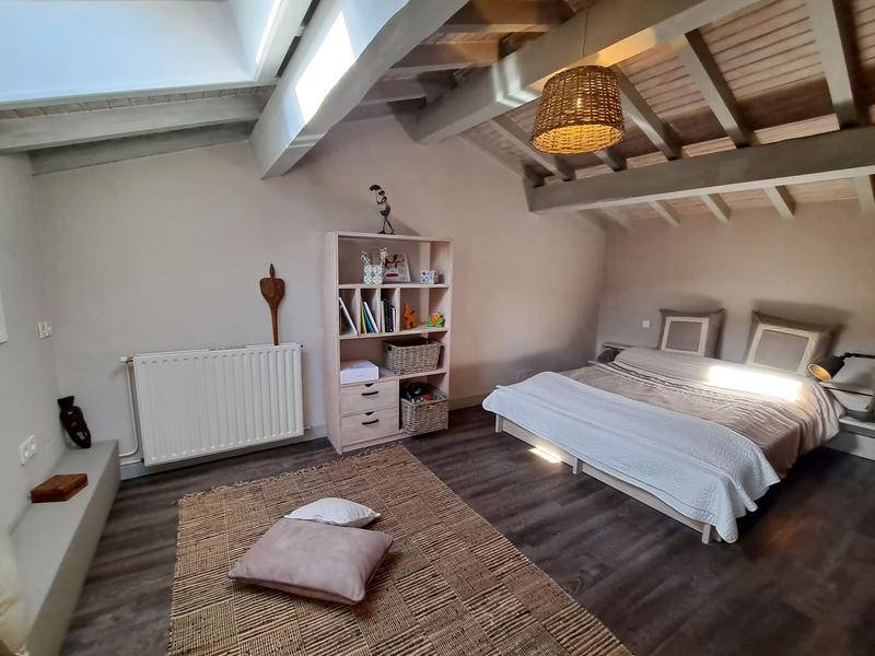 Maison - 218 m² - 6 pièces