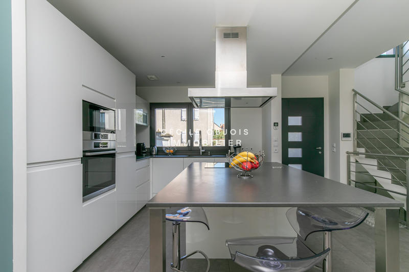 Maison contemporaine - 150 m² - 7 pièces