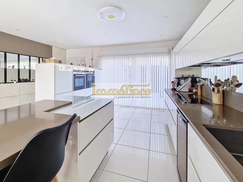 Maison - 166 m² - 6 pièces