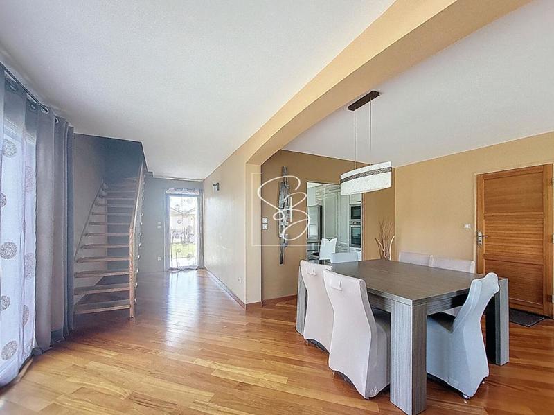 Maison - 162 m² - 5 pièces