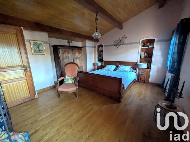 Maison - 235 m² - 10 pièces