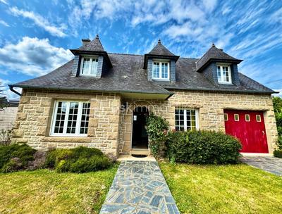 Maison traditionnelle - 110 m² - 5 pièces