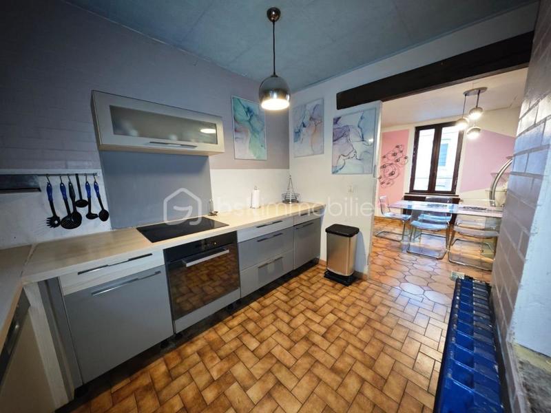 Maison - 155 m² - 10 pièces