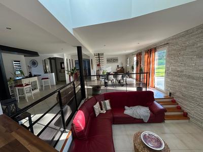 Maison - 195 m² - 7 pièces