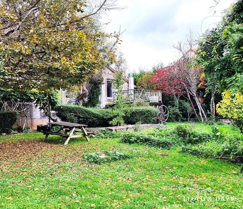 Maison - 210 m² - 7 pièces