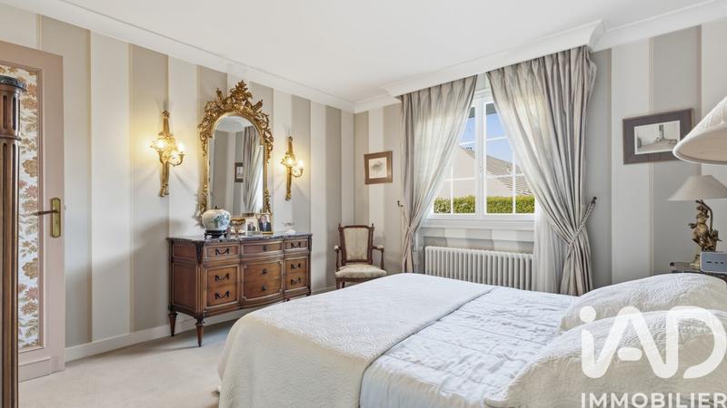 Maison - 163 m² - 9 pièces