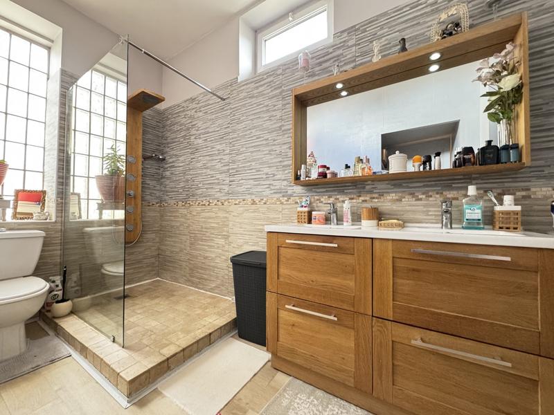 Maison - 144 m² - 6 pièces