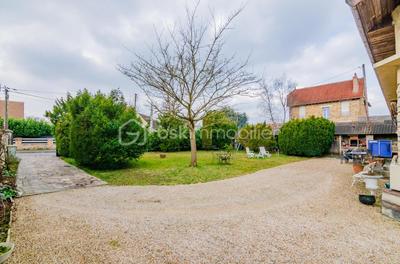 Maison - 204 m² - 7 pièces