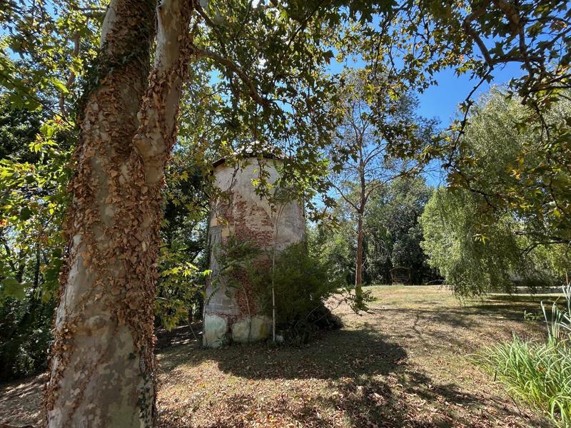 Maison - 330 m² - 13 pièces