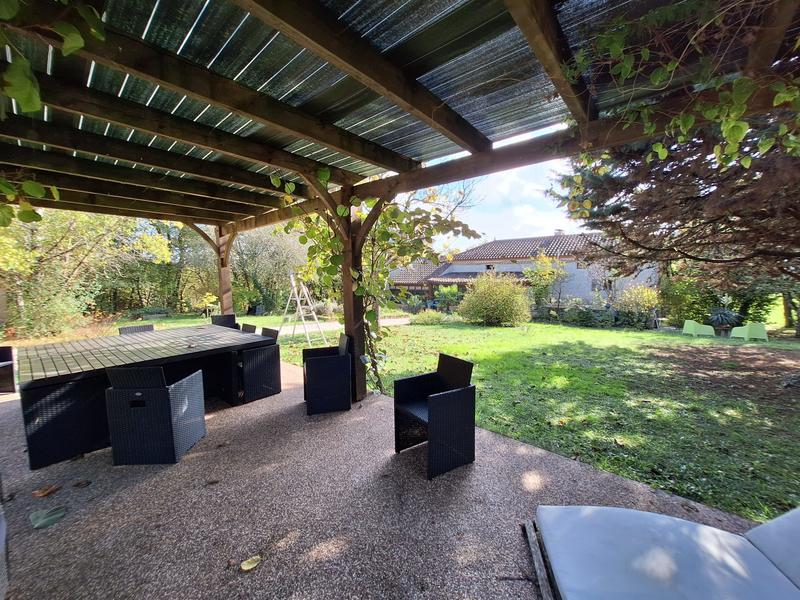 Maison - 425 m² - 11 pièces