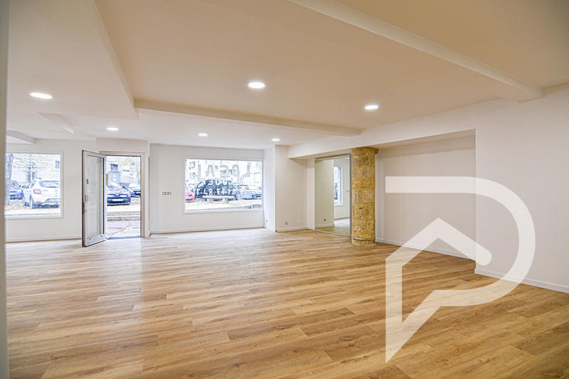 Local commercial - 81 m² - 2 pièces