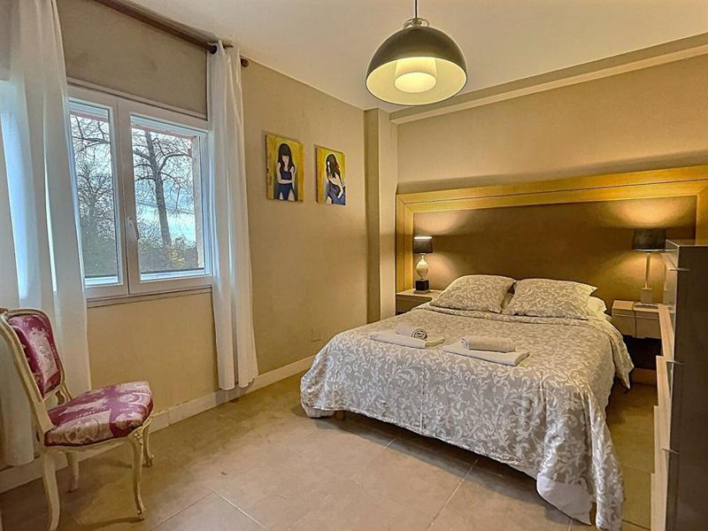 Maison - 269 m² - 9 pièces