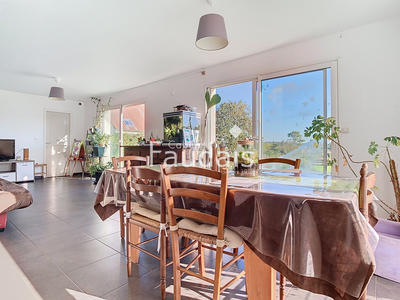 Maison - 114 m² - 6 pièces