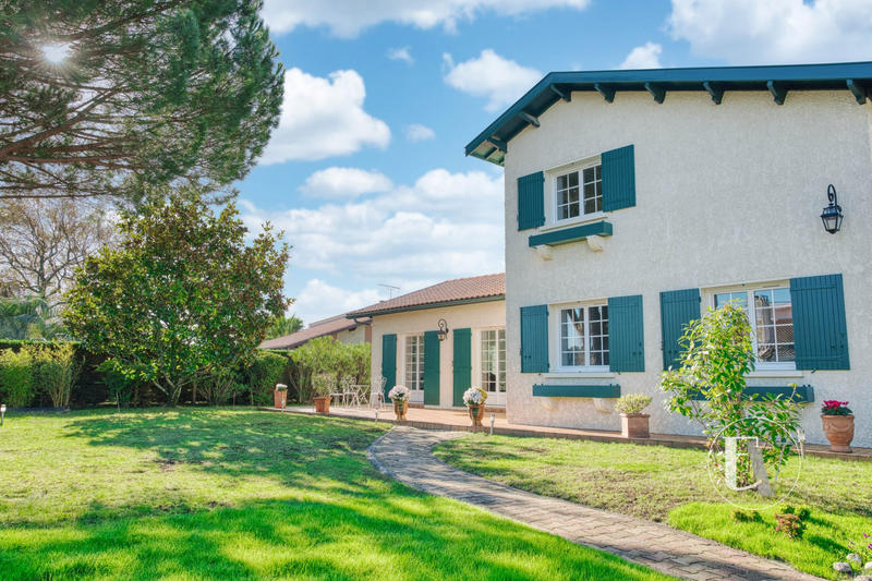 Maison - 200 m² - 5 pièces