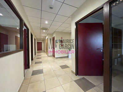 Local d'activités - 900 m²