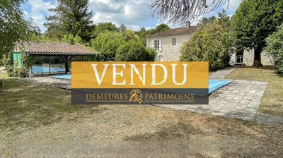 Maison - 254 m² - 4 pièces