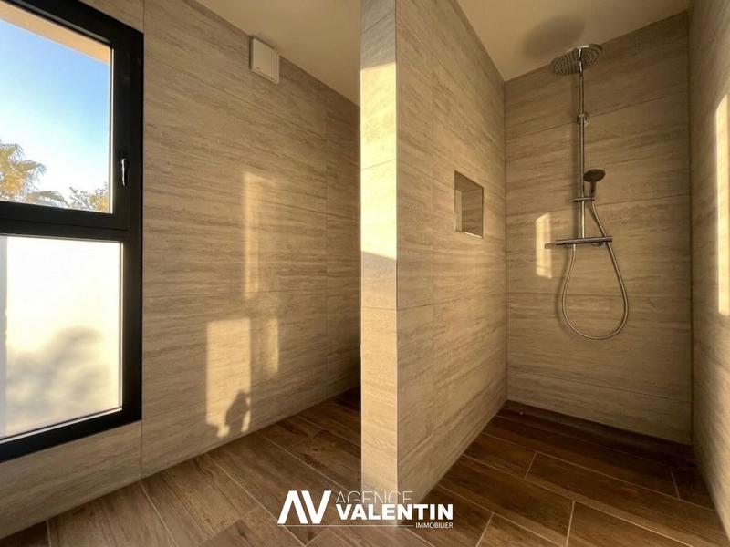 Maison - 180 m² - 6 pièces