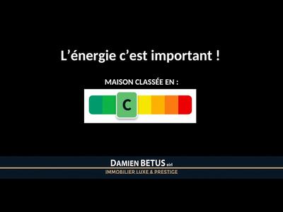 Maison - 227 m² - 7 pièces