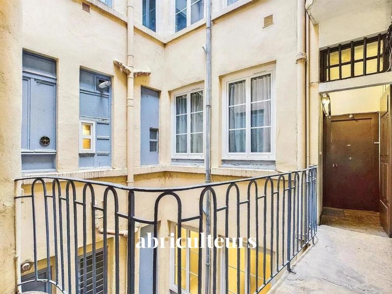 Appartement ancien - 68 m² - 4 pièces