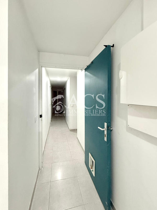 Bureau - 150 m² - 9 pièces