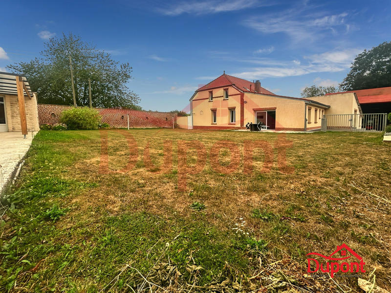 Maison - 245 m² - 10 pièces