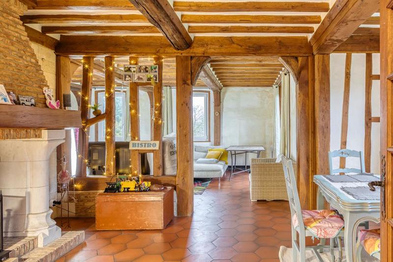 Maison - 213 m² - 10 pièces